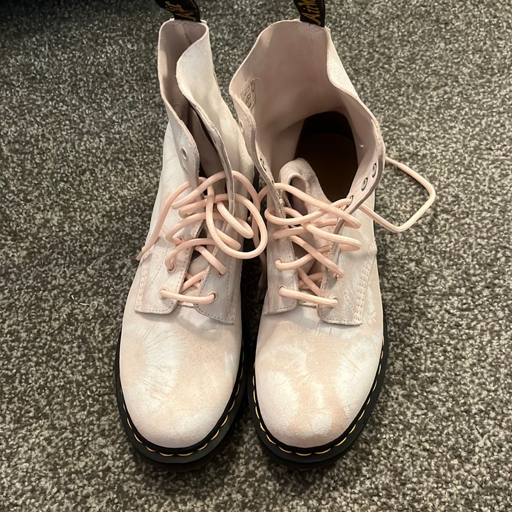Pink suede tie dye Dr. Martian’s size 10